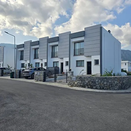 West Park, Kyrenia Kerínia